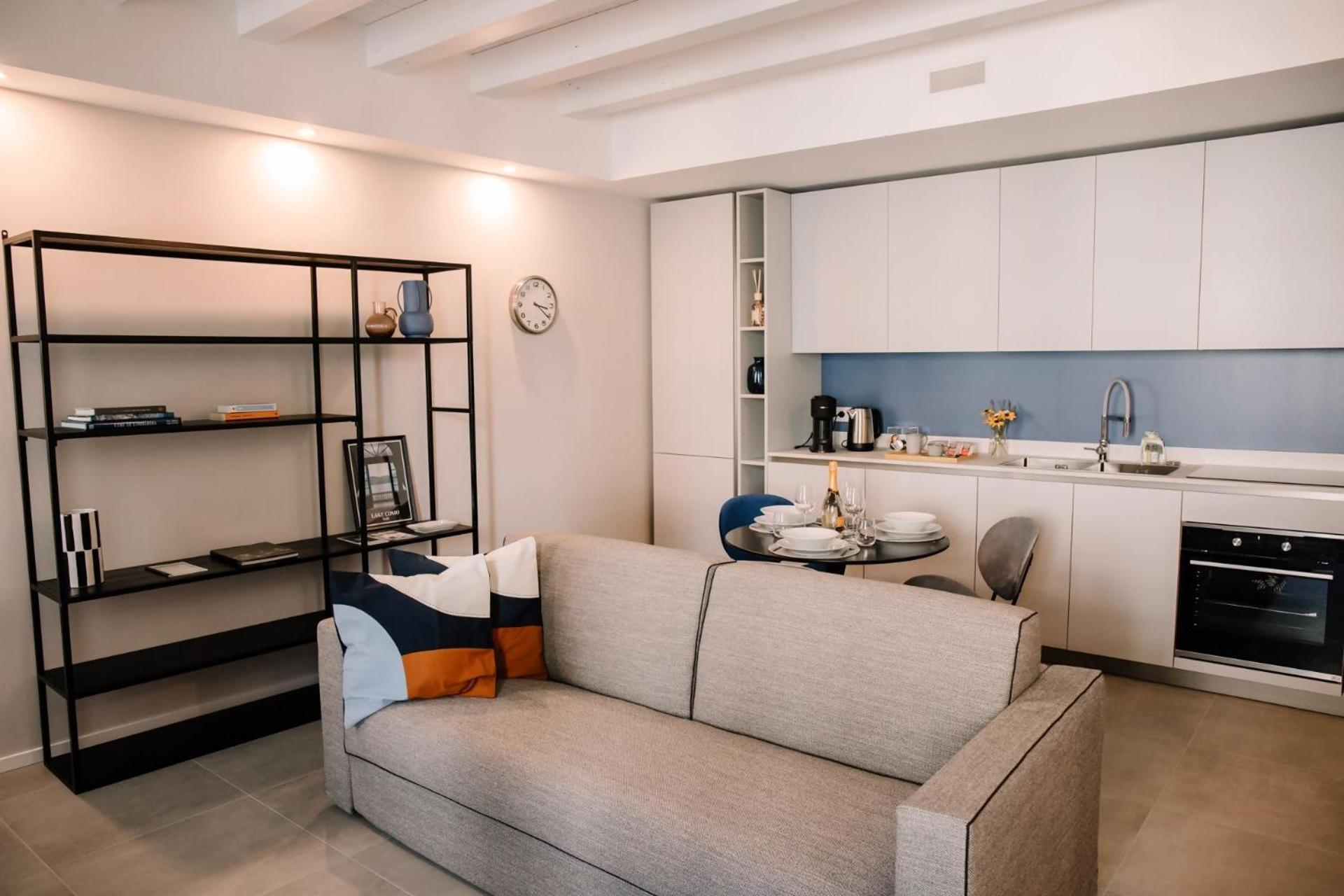 Apartment Elegant Beige 5 Minutes From The Como
